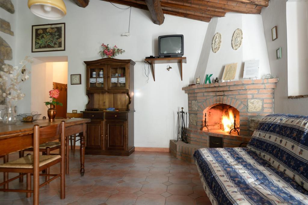 Agriturismo Le Cerinaie Castelnuovo di Val di Cecina Luaran gambar